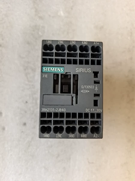 Siemens 3RH2131-2JB40 4 Voltage D Marine Spare Part