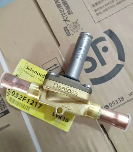 Danfoss Solenoid Valve EVR10 Model 032F1217 1/2in O