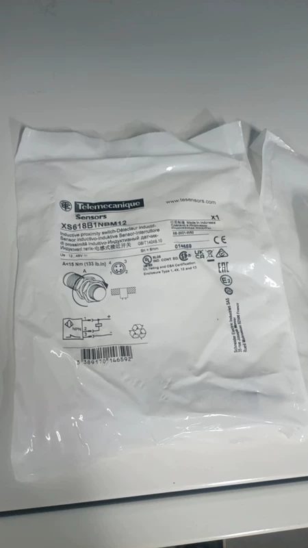 Telemecanique Proximity Switch Model XS6