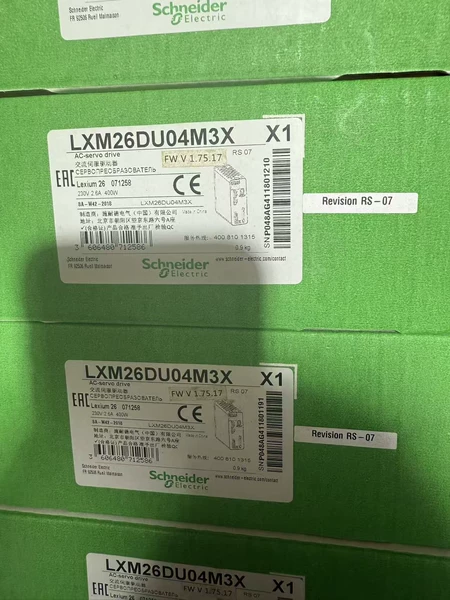 LXM26DU04M3X Schneider Electric Servo Drive