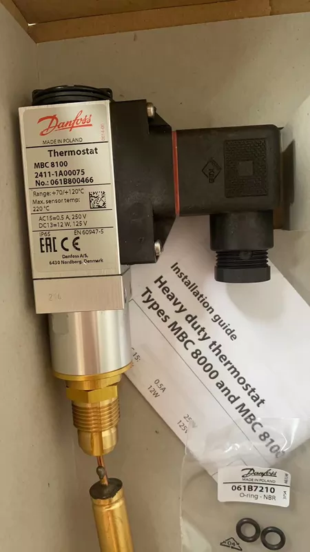 Danfoss Temperature Switch MBC8100 Model 061B800466