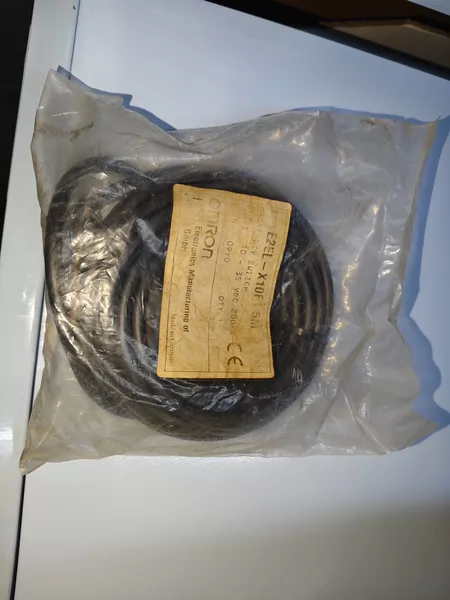 OMRON Omron Switch Model E2EL-X10F1 5M