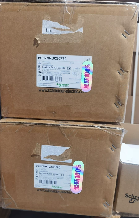 Schneider Electric Servo Motor BCH2MR3023CF6C
