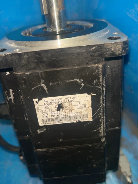 Servo Motor SGMPH 04DAA4C 400W 400V
