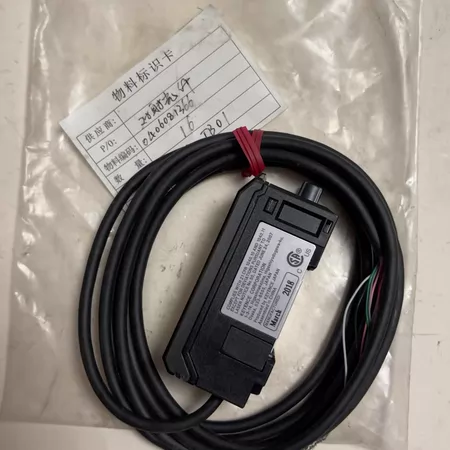 KEYENCE IL-1000 Sensor