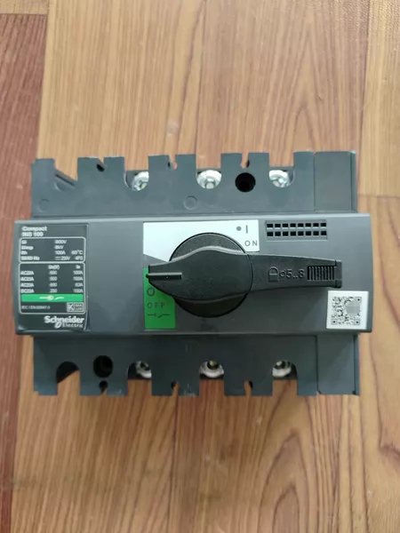 Schneider Electric Switch INS100 3P100A 1