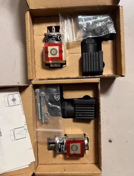 Trafag 8264.76.2510+ Pressure Sensor