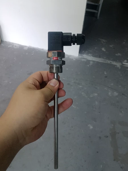 Danfoss Temperature Sensor MBT5250 Model 084Z8044 PT1