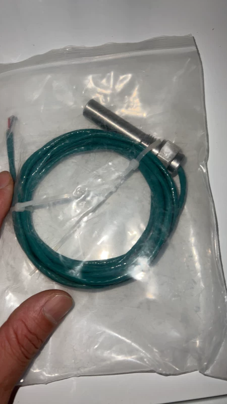 Sensor