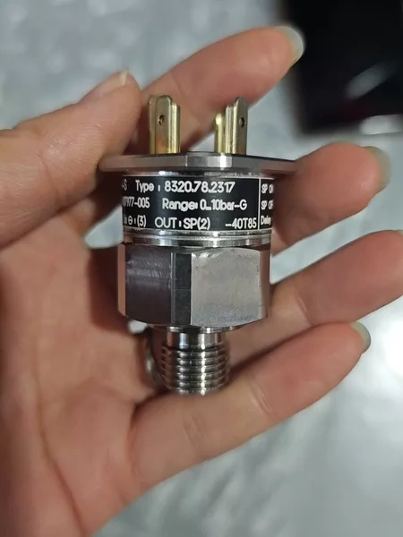 Trafag 8320.78.2317 Pressure Sensor