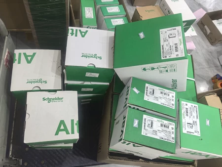 Schneider Electric Touchscreen XBTGT5230 XBTGT5330