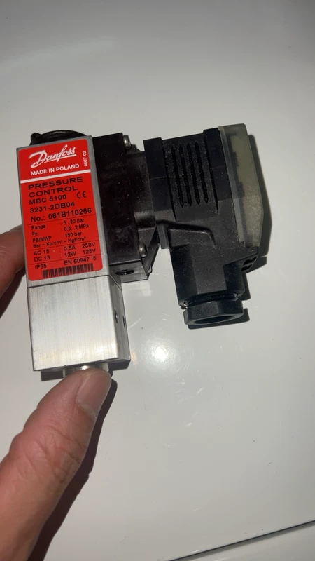 Danfoss Pressure Switch Danfoss MBC5100 061B110