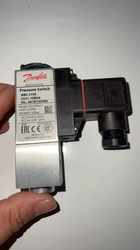Danfoss Pressure Switch Danfoss MBC5100 061B102