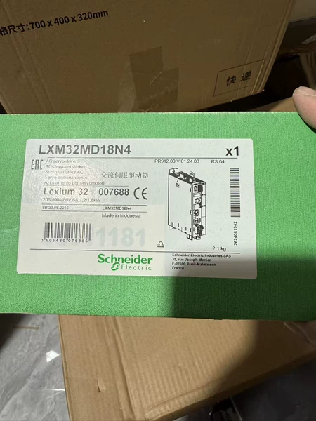 LXM32MD18N4 Schneider Electric Servo Drive