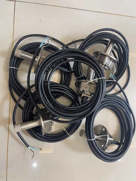 MAN Position Sensor 1881664-6 64mm
