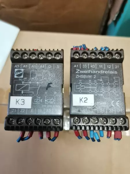 ZHSBVW2 ZWEIHANDRELAIS Safety Relay
