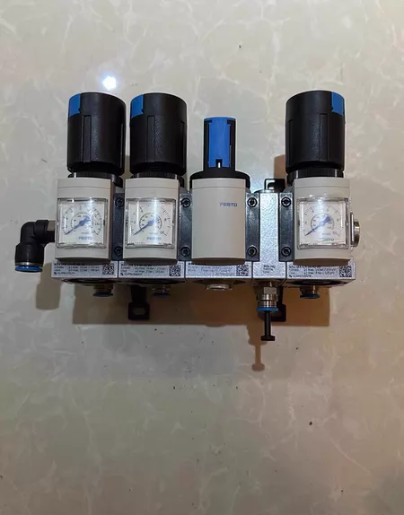 /FESTO 2104568663+M109 Valve