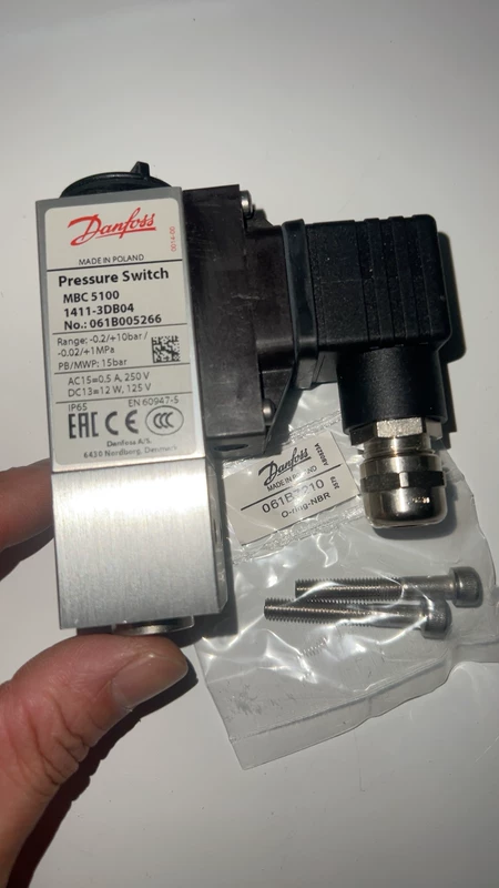 Danfoss Pressure Switch Danfoss MBC5100 061B005
