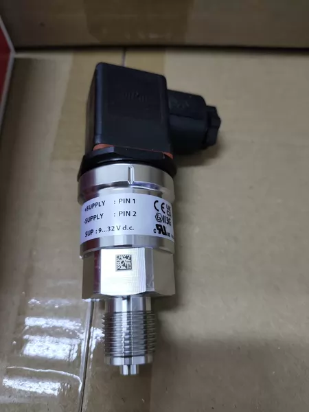 Danfoss Pressure Sensor AKS33 060G2101/060G21
