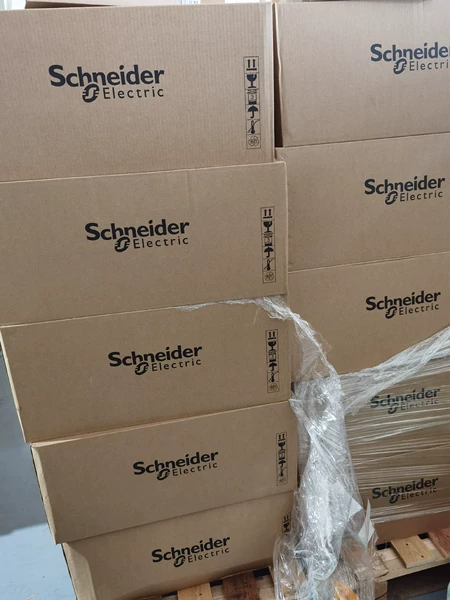 Schneider Electric 32 Servo Motor 1.7KW BMH1002P11F2A