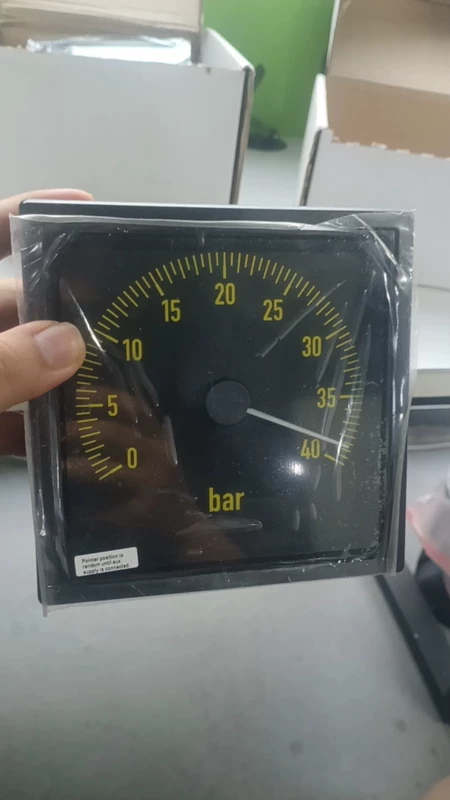 DEIF Pressure Gauge Model XL144