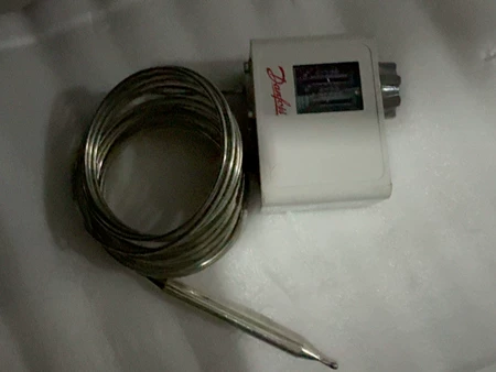 Danfoss Controller Model KP73