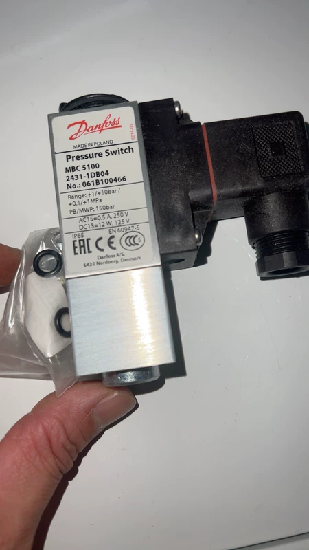 Danfoss Pressure Switch Danfoss MBC5100 061B100