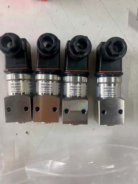 Danfoss Pressure Sensor MBS3300 Model 060G6120