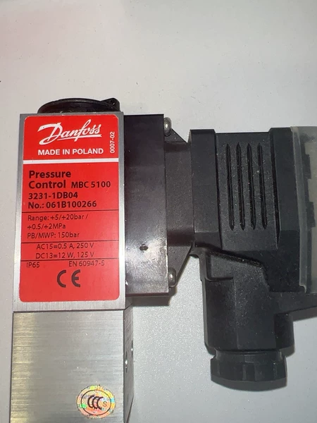 Danfoss Pressure Switch MBC5100 061B100266
