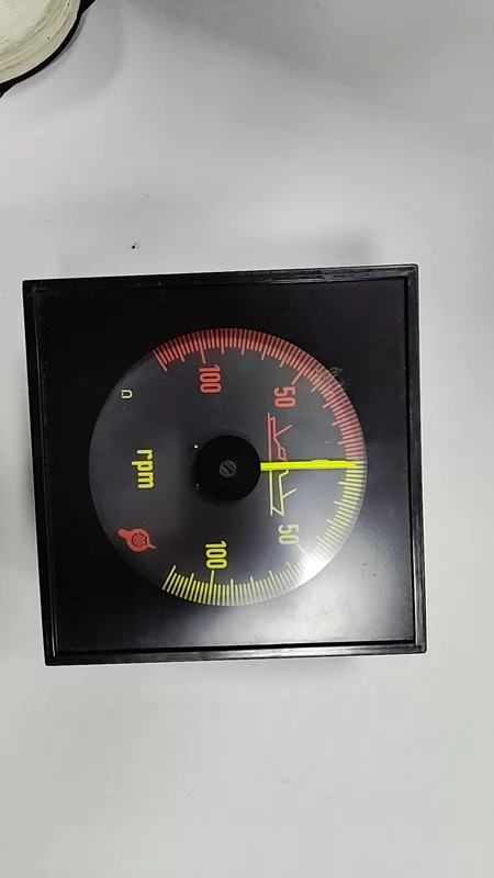 DEIF DLQ144-PC-PY Tachometer Model 0801