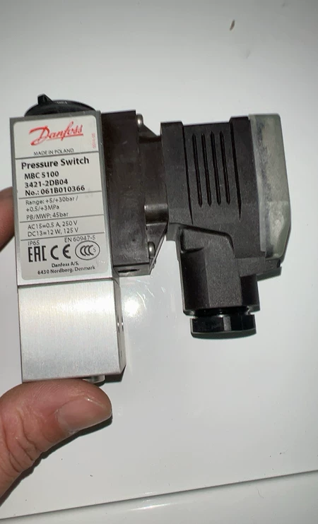 Danfoss Pressure Switch Danfoss MBC5100 061B010
