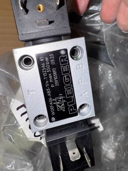 PLEIGER Solenoid Valve Model WDEFA06-AB3-1/