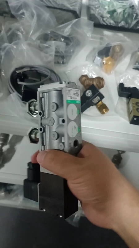 CKD Solenoid Valve Model 4F210-M2