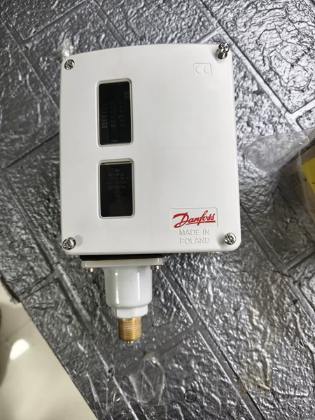 Danfoss Pressure Switch Model RT117