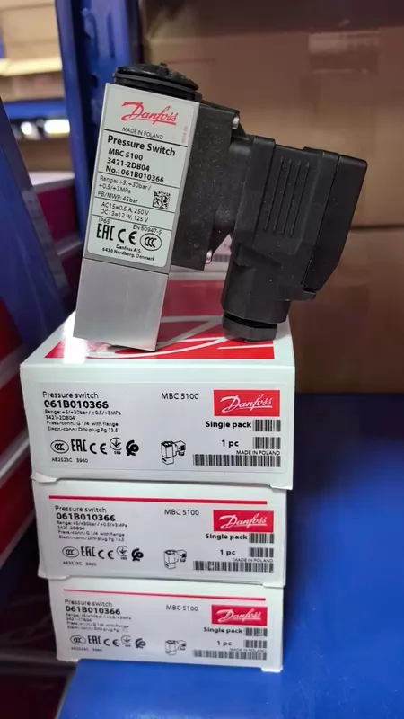 061B010366 Danfoss Pressure Switch MBC5100