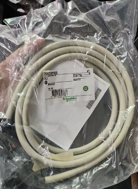 Schneider Electric TSXCDP203 Cable