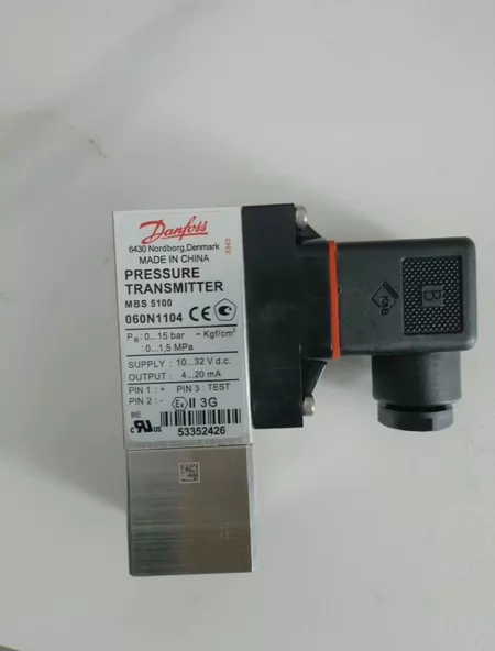Danfoss Pressure Sensor 060N1104 0-15bar