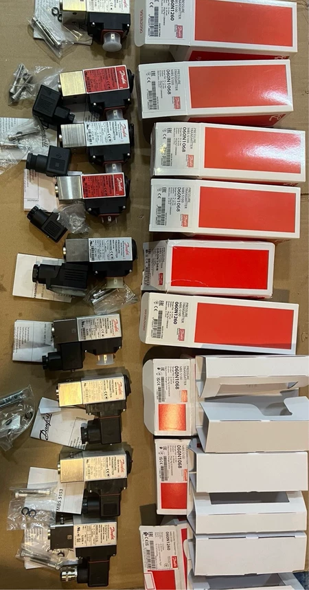 Danfoss Pressure Sensor Model 060N1068 !
