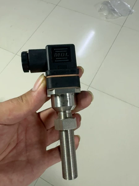 MDL Temperature Sensor Model 1543.99014-0203