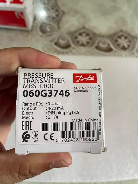 Danfoss Pressure MBS 3300 060G3746 0-4b Sensor Switch Marine Spare Part