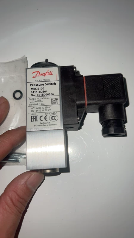Danfoss Pressure Switch Danfoss MBC5100 061B000