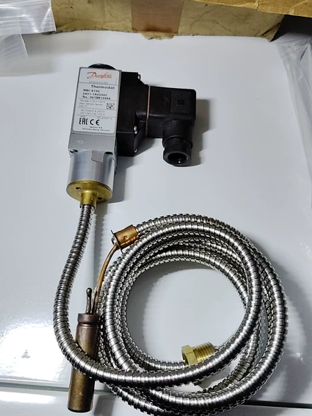Danfoss Temperature Controller MBC 8100 2431-1A020