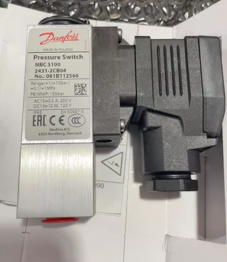 Danfoss Pressure Switch MBC5100 2431-2CB04 Model 061